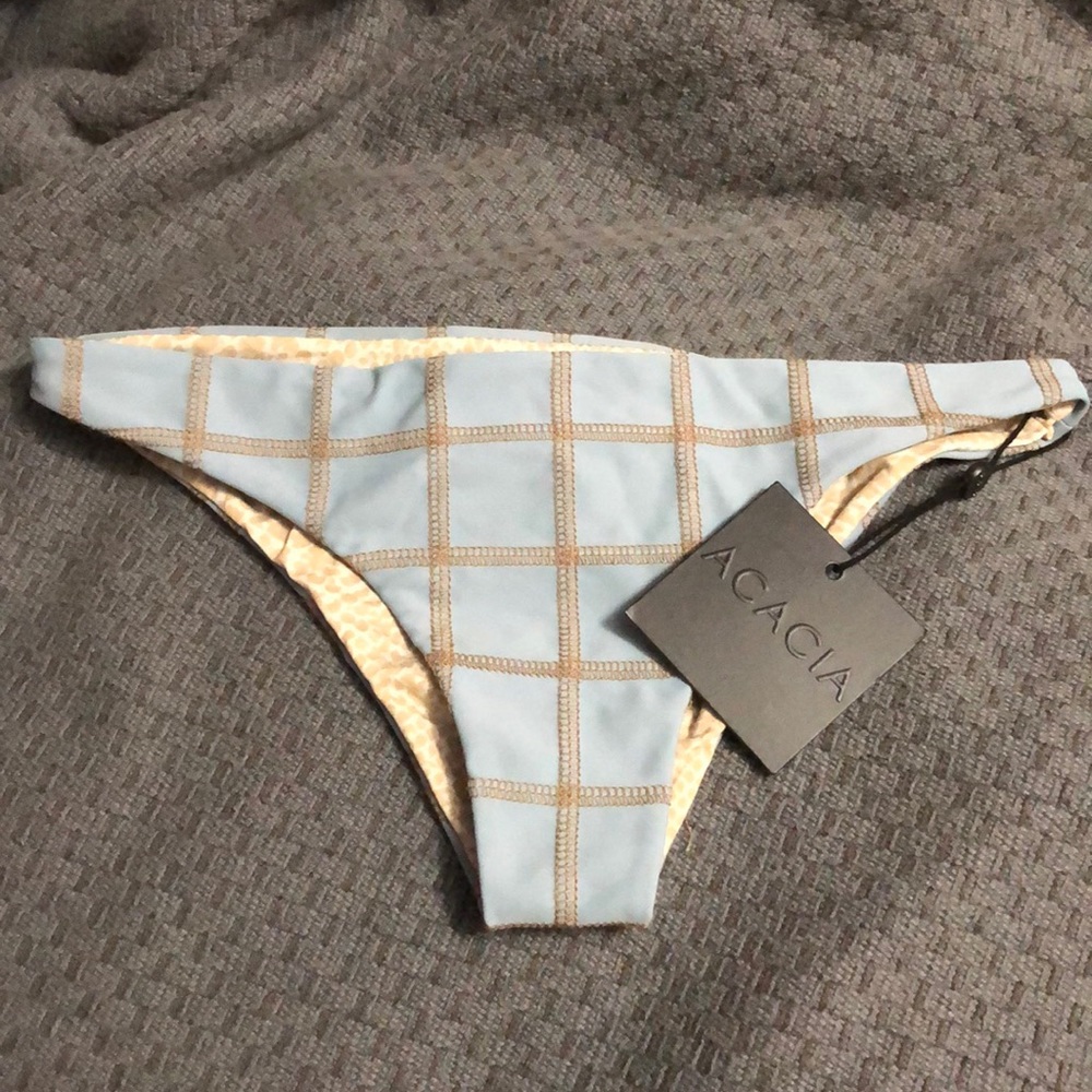 Acacia waikoloa stitch bottom